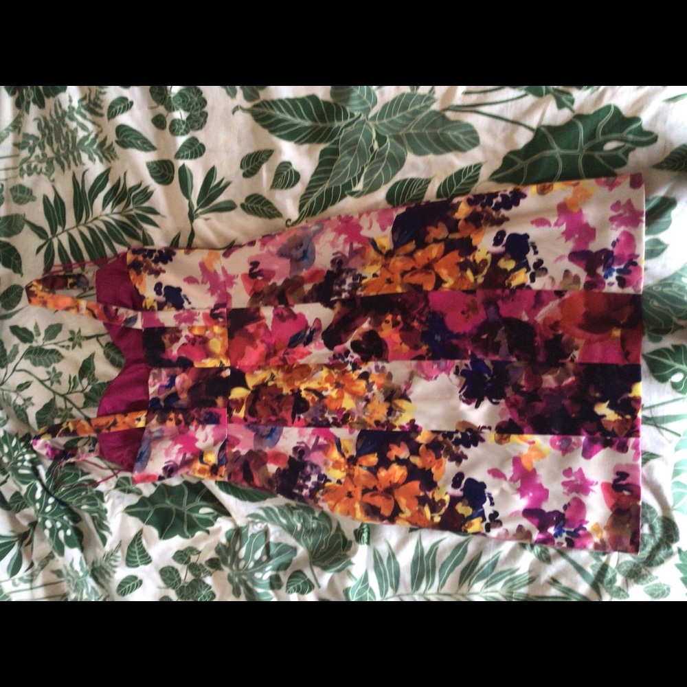 Beautiful floral Jessica Simpson midi dress
